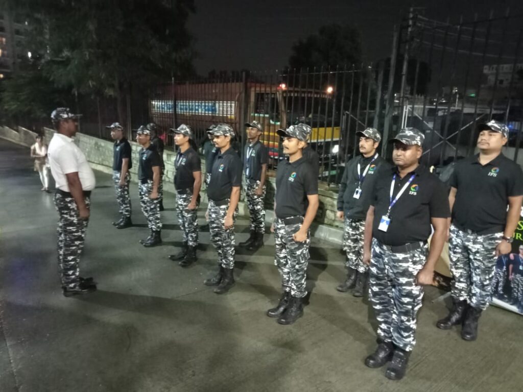 night security vs day security guards patrolling at night